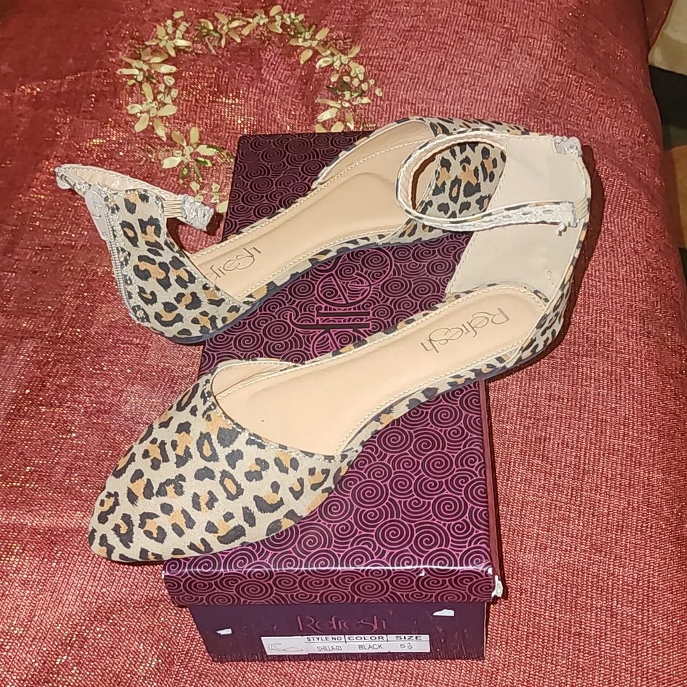 Shoe - Picture 3 of 4